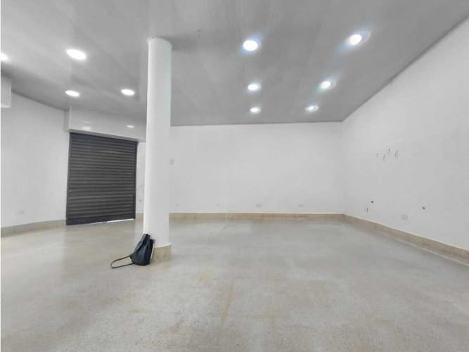 Local en arriendo en La Magnolia, Envigado, 60 m² · foto 2 de 10