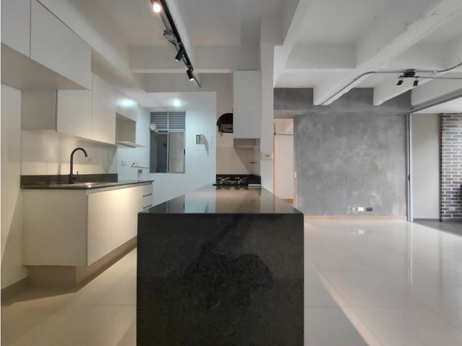 Apartamento de 2 alcobas en arriendo en Los Balsos, Medellín, 77 m² · foto 3 de 24