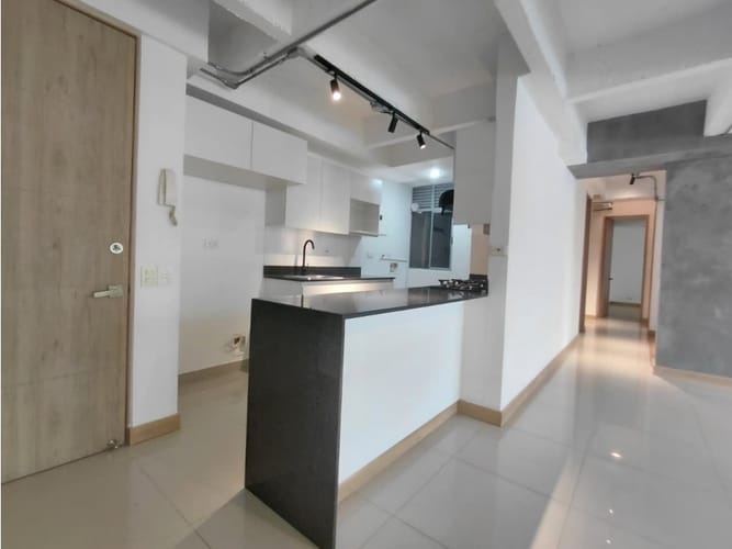 Apartamento de 2 alcobas en arriendo en Los Balsos, Medellín, 77 m² · foto 8 de 24
