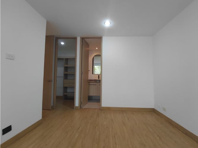 Apartamento de 2 alcobas en arriendo en Los Balsos, Medellín, 77 m² · foto 22 de 24