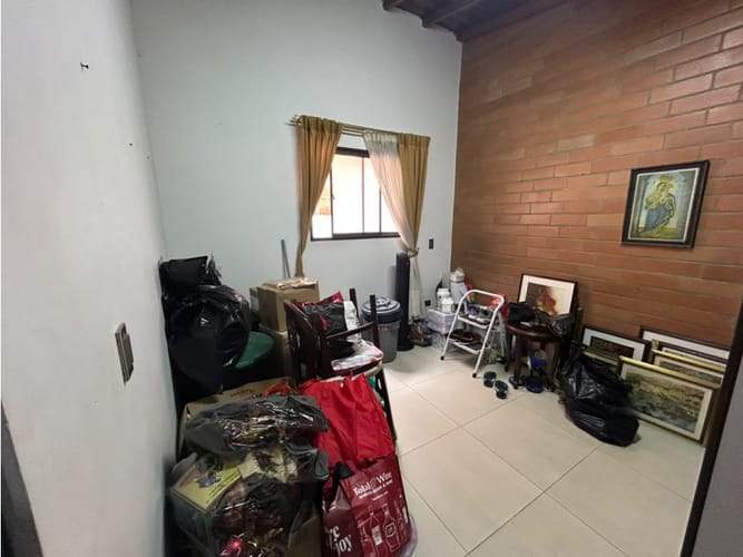 Casa de 11 alcobas en venta en Belén Los Alpes, Medellín, 396 m² · foto 3 de 24