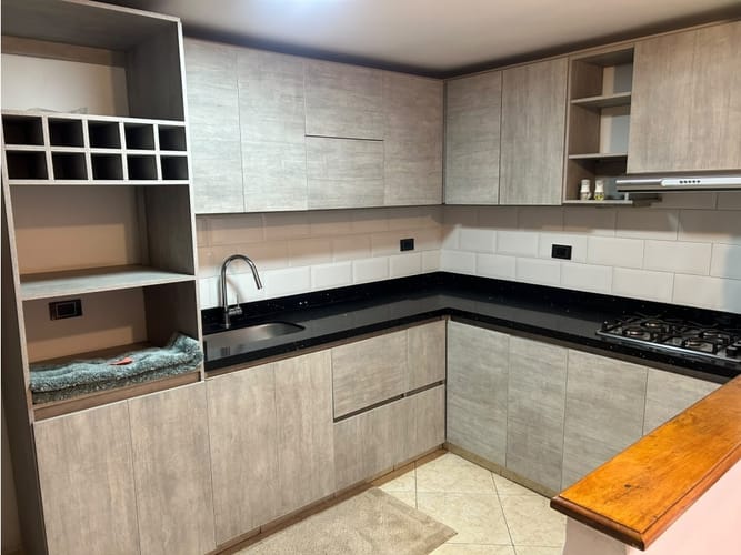 Casa de 11 alcobas en venta en Belén Los Alpes, Medellín, 396 m² · foto 12 de 24