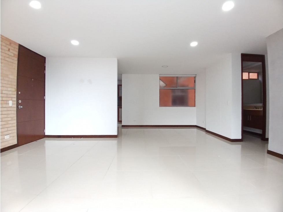 Apartamento en venta en Cumbres, Envigado · foto 5 de 24
