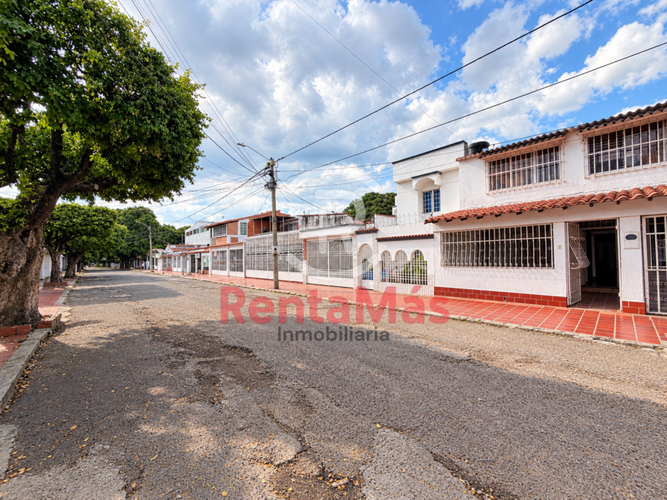 Casa de 8 alcobas en venta en La Ceiba, Cúcuta, 458 m² · foto 3 de 24