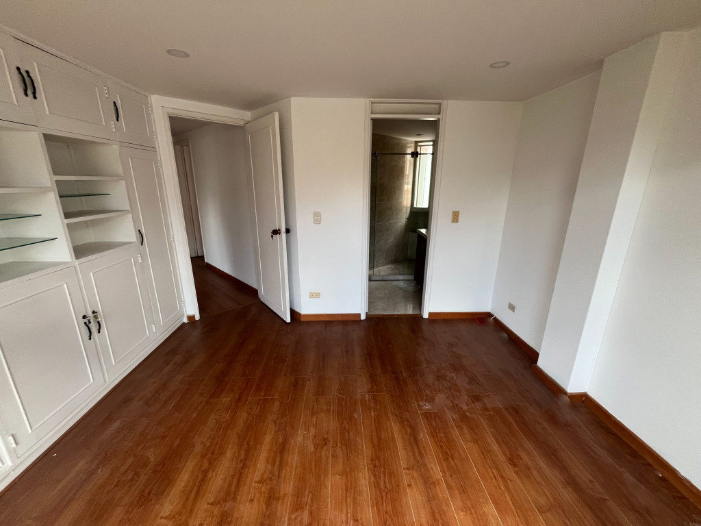 Apartamento en venta en Santa Barbara, Bogotá · foto 5 de 12