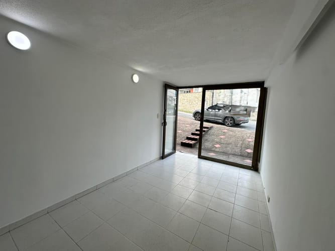 Local en arriendo en Guayacanes, Manizales, 20 m² · foto 2 de 15