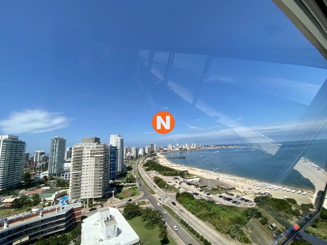 Apartamento en Venta y Alquiler, Mansa, Punta del Este, 4 Dormitorios. · Foto 2