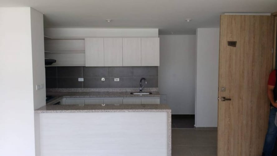 Apartamento de 3 alcobas en venta en Las Lomitas, Sabaneta, 87 m² · foto 2 de 9