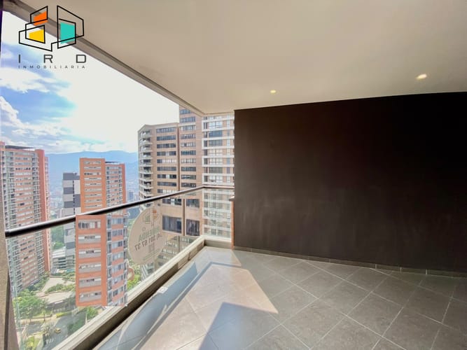 Apartamento de 2 alcobas en arriendo en El Poblado, Medellín, 81 m² · foto 2 de 22