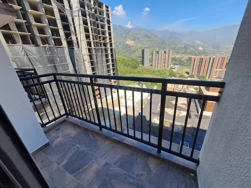 Apartamento de 3 alcobas en arriendo en Bucaros, Bello, 54 m² · foto 5 de 11