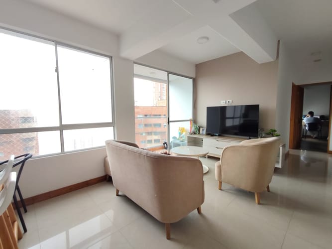 Apartamento de 2 alcobas en venta en Las Lomitas, Sabaneta, 65 m² · foto 3 de 17