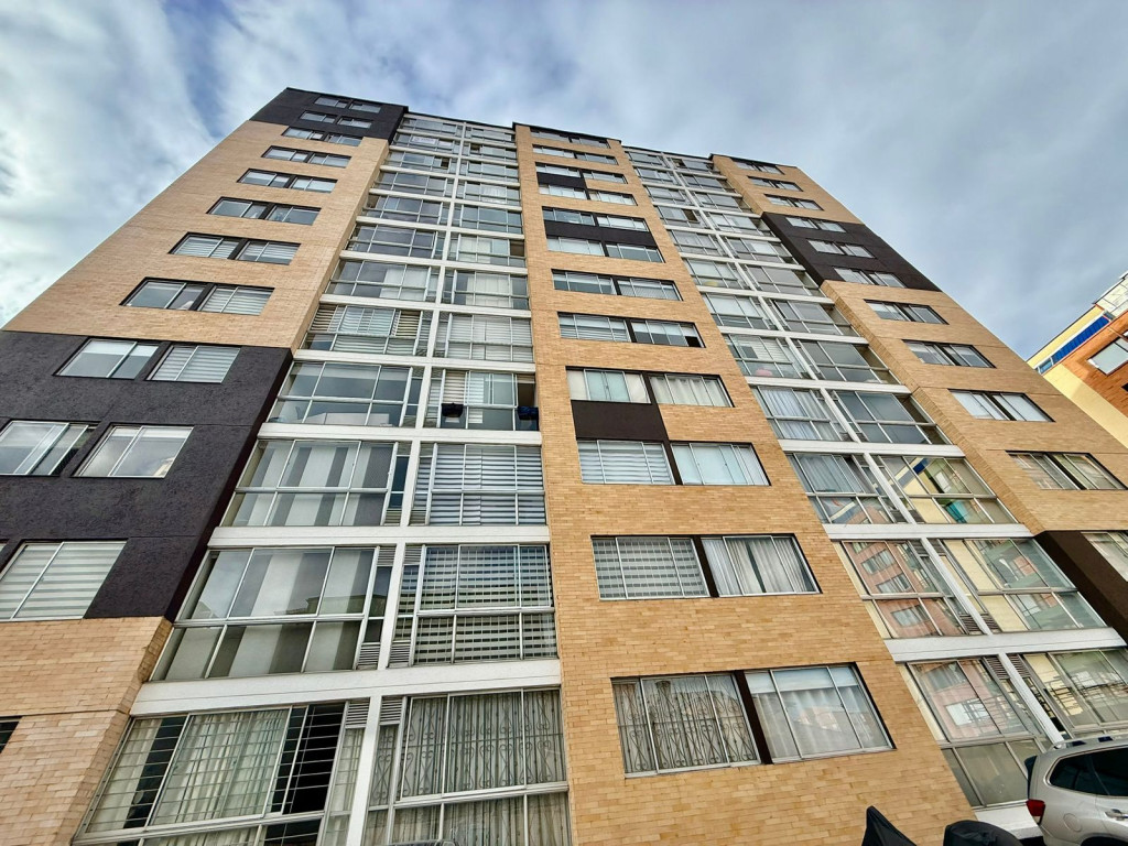 Apartamento en venta en Lagos De Torca, Bogotá · foto 2 de 24