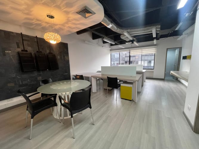 Oficina en arriendo en Patio Bonito, Medellín, 40 m² · foto 2 de 6