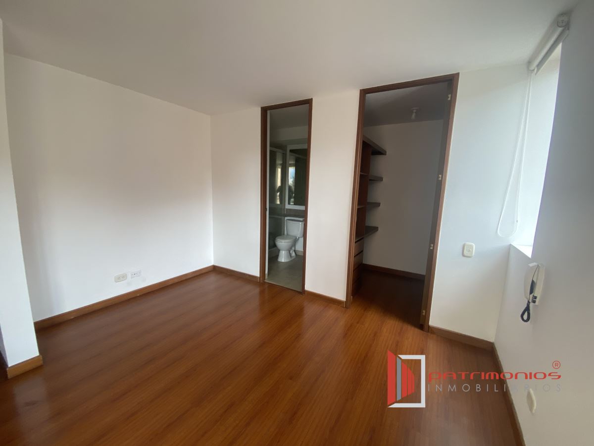 Apartamento en venta en Lagos De Cordoba, Bogotá · foto 4 de 23