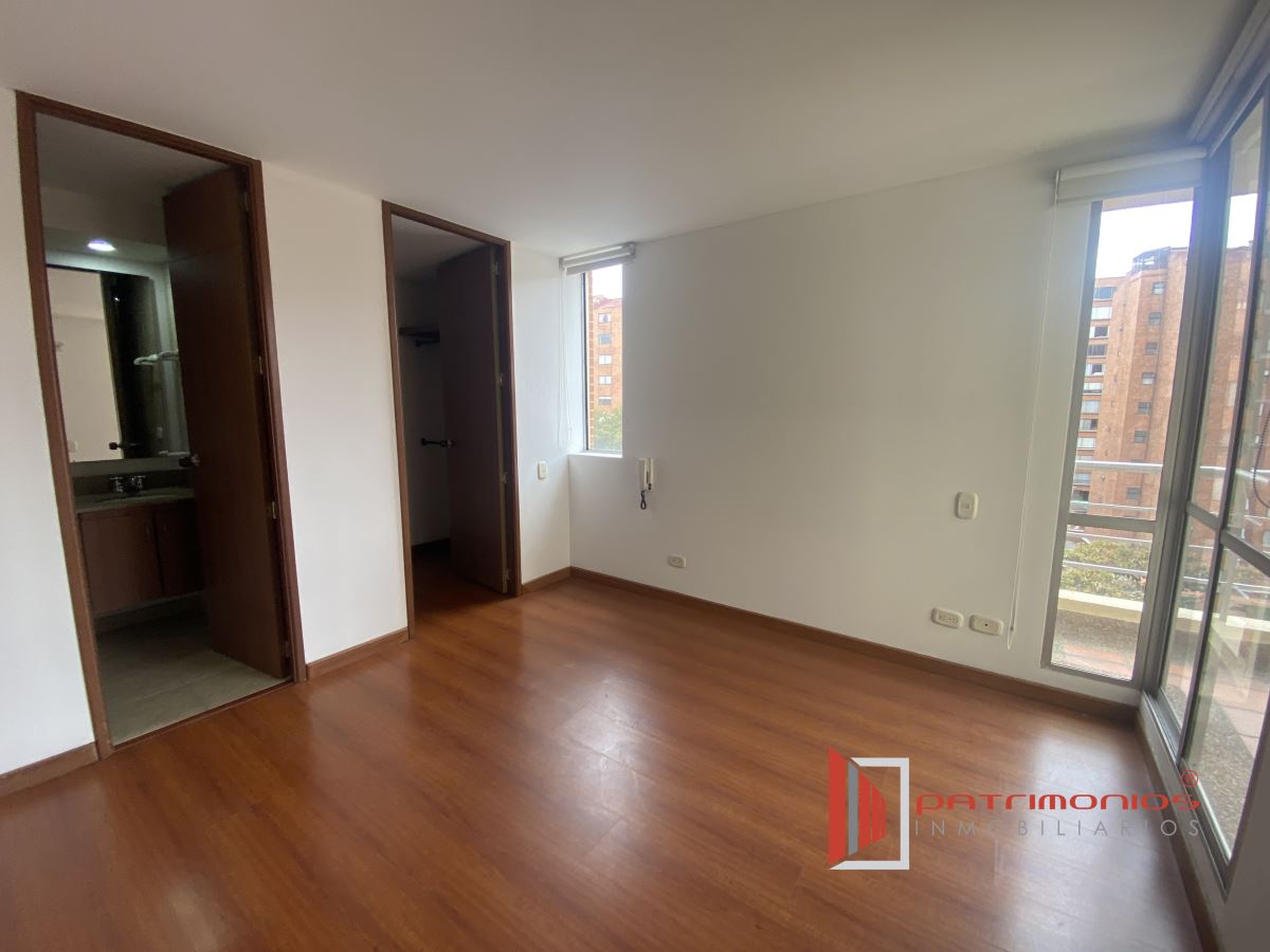 Apartamento en venta en Lagos De Cordoba, Bogotá · foto 5 de 23