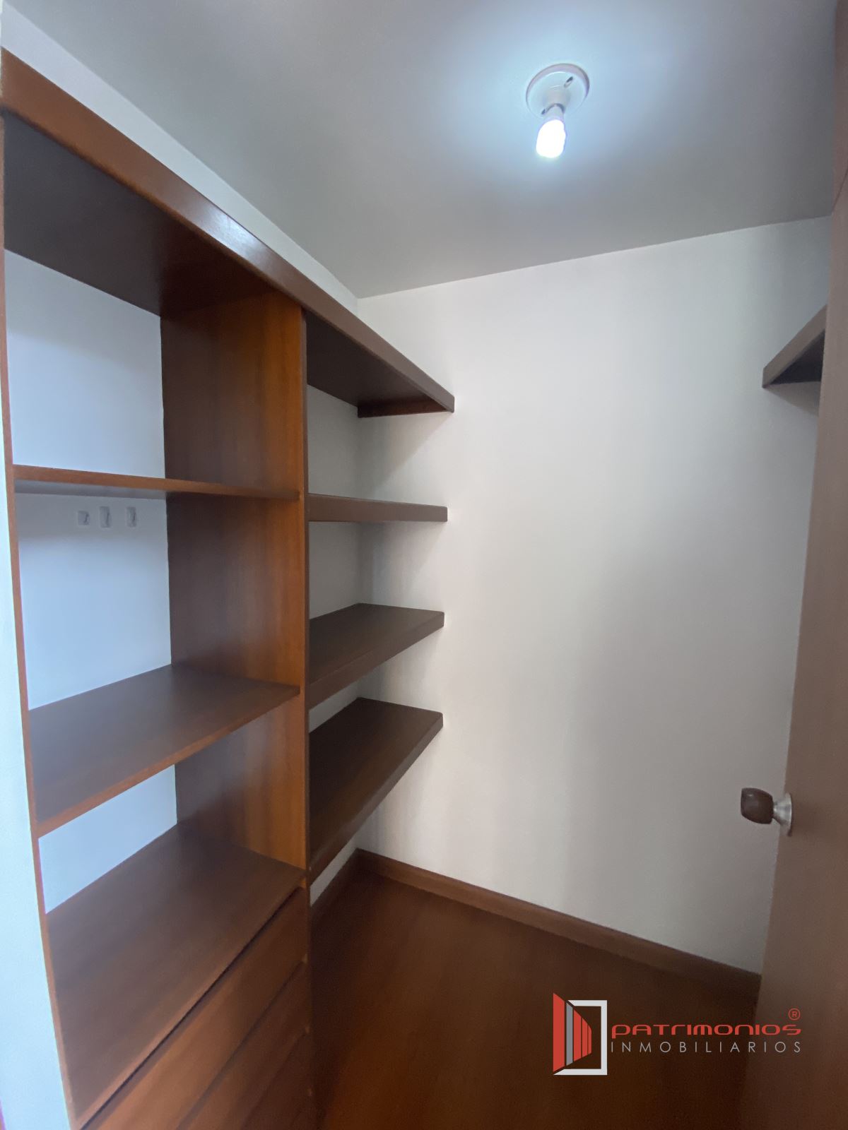 Apartamento en venta en Lagos De Cordoba, Bogotá · foto 6 de 23