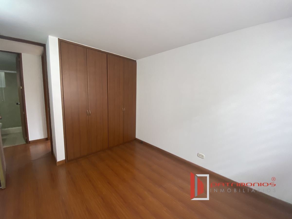 Apartamento en venta en Lagos De Cordoba, Bogotá · foto 7 de 23