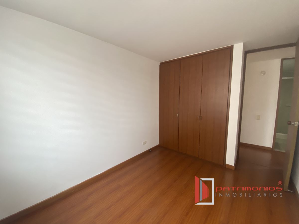 Apartamento en venta en Lagos De Cordoba, Bogotá · foto 8 de 23