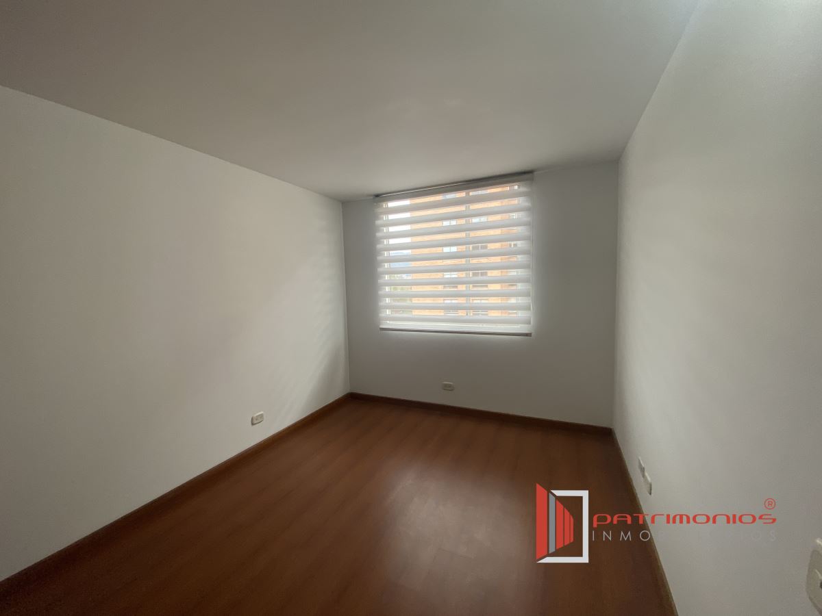 Apartamento en venta en Lagos De Cordoba, Bogotá · foto 9 de 23