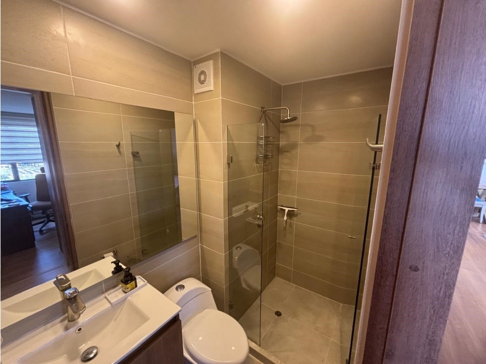 Apartamento en venta en Ciudad Salitre Oriental, Bogotá · foto 5 de 24