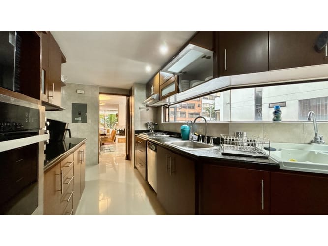 Apartamento de 3 alcobas en venta en Santa Barbara, Bogotá, 160 m² · foto 5 de 17