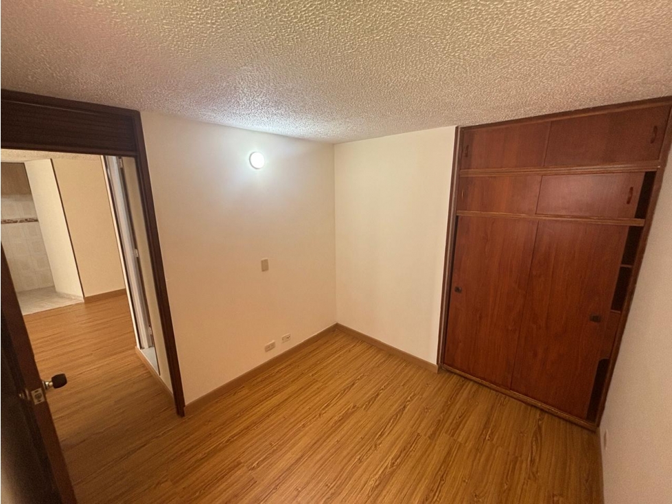 Apartamento en venta en Pinos De Lombardia, Bogotá · foto 2 de 16