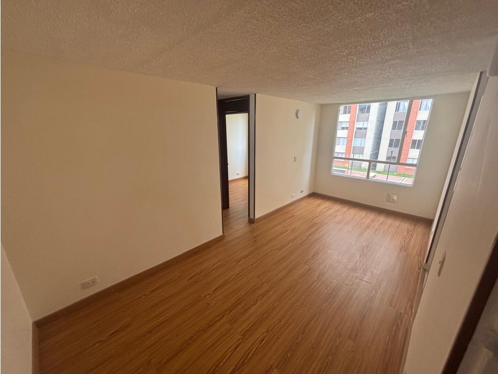 Apartamento en venta en Pinos De Lombardia, Bogotá · foto 3 de 16