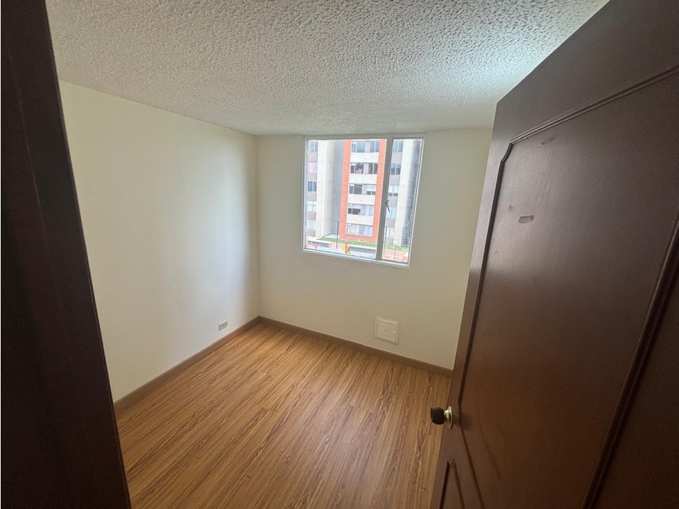 Apartamento en venta en Pinos De Lombardia, Bogotá · foto 4 de 16
