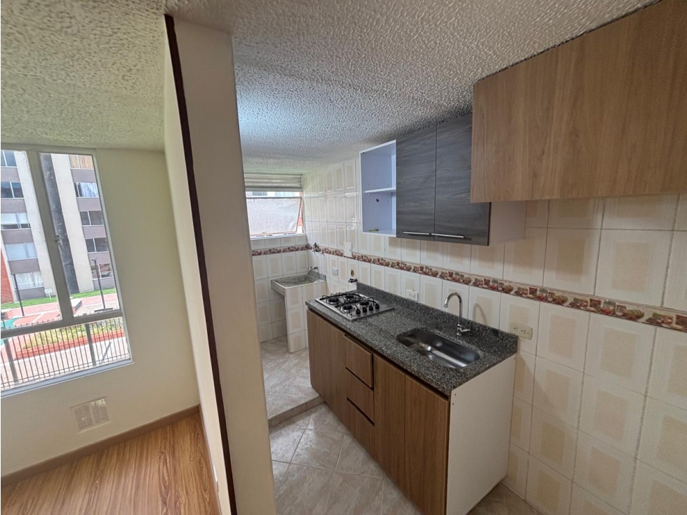 Apartamento en venta en Pinos De Lombardia, Bogotá · foto 5 de 16