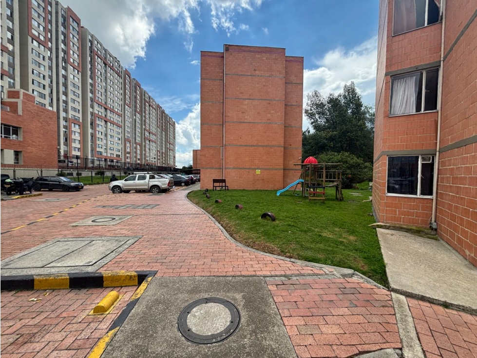 Apartamento en venta en Pinos De Lombardia, Bogotá · foto 12 de 16