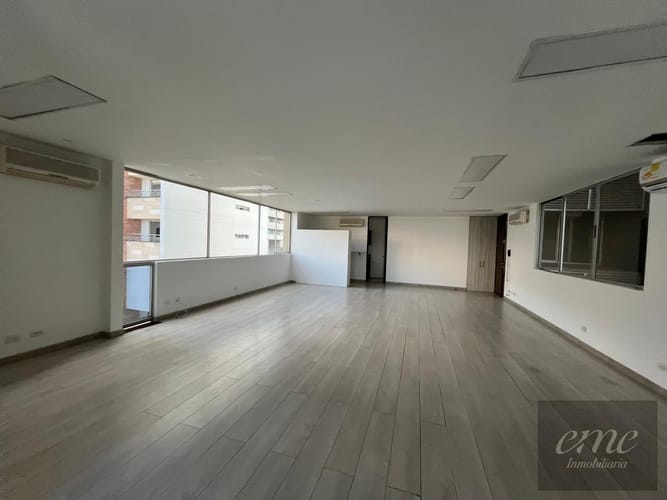 Oficina en arriendo en Los Balsos, Medellín, 83 m² · foto 3 de 3