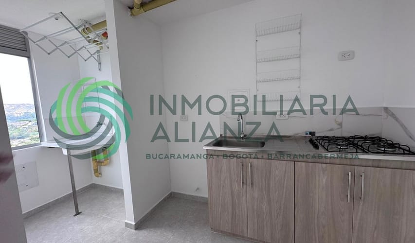Apartamento de 3 alcobas en arriendo en Altos Del San Antonio Del Carrizal, Girón, 54 m² · foto 4 de 16