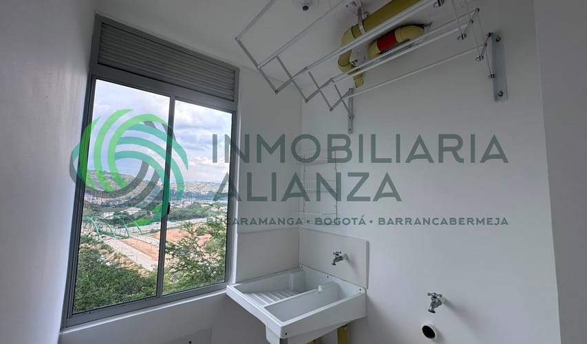 Apartamento de 3 alcobas en arriendo en Altos Del San Antonio Del Carrizal, Girón, 54 m² · foto 5 de 16