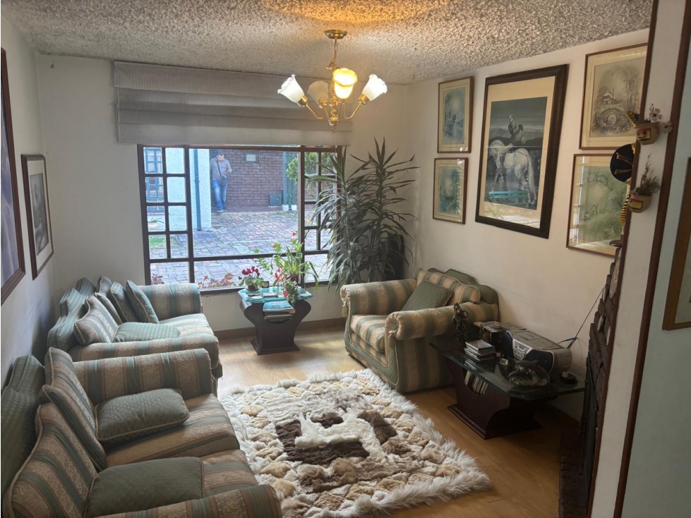 Casa en venta en Cedritos, Bogotá · foto 3 de 24