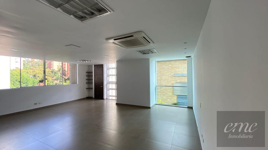 Oficina en arriendo en Los Balsos, Medellín, 54 m² · foto 3 de 10