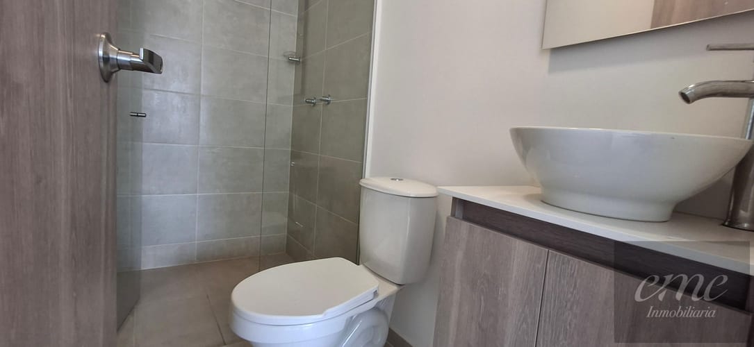 Apartamento de 3 alcobas en venta en Central, Bello, 68 m² · foto 4 de 11