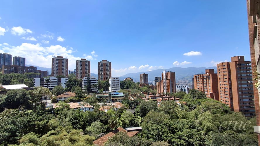 Apartamento de 4 alcobas en arriendo en El Poblado, Medellín, 117 m² · foto 5 de 18