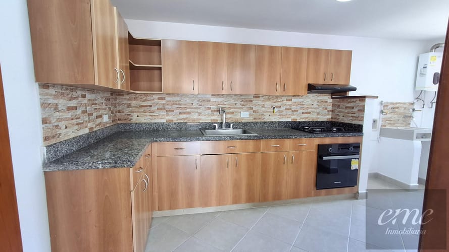 Apartamento de 4 alcobas en arriendo en El Poblado, Medellín, 117 m² · foto 6 de 18