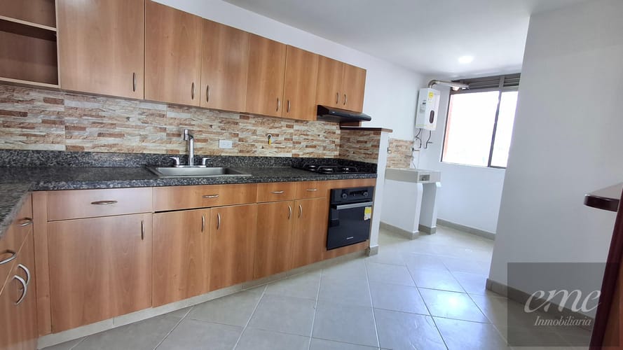 Apartamento de 4 alcobas en arriendo en El Poblado, Medellín, 117 m² · foto 7 de 18