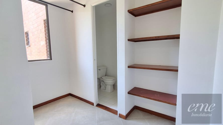 Apartamento de 4 alcobas en arriendo en El Poblado, Medellín, 117 m² · foto 9 de 18