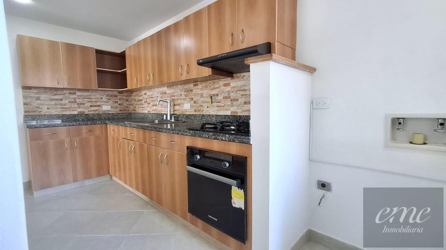 Apartamento de 4 alcobas en arriendo en El Poblado, Medellín, 117 m² · foto 10 de 18