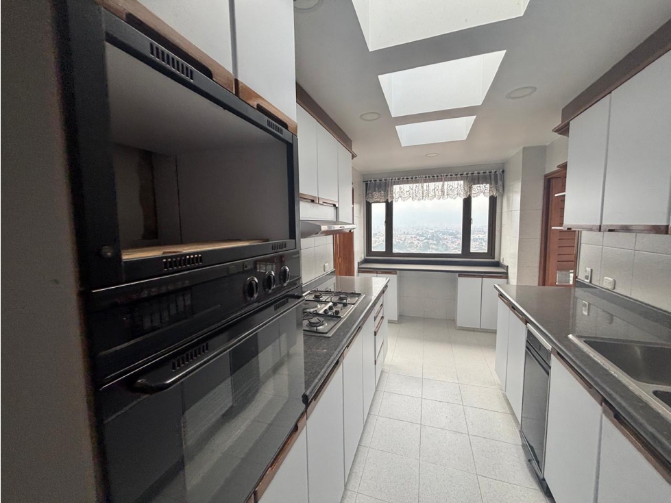 Apartamento en venta en Niza Norte, Bogotá · foto 2 de 24