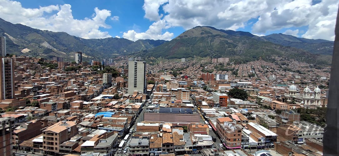 Apartamento de 3 alcobas en arriendo en Rincon Santo, Bello, 68 m² · foto 2 de 11