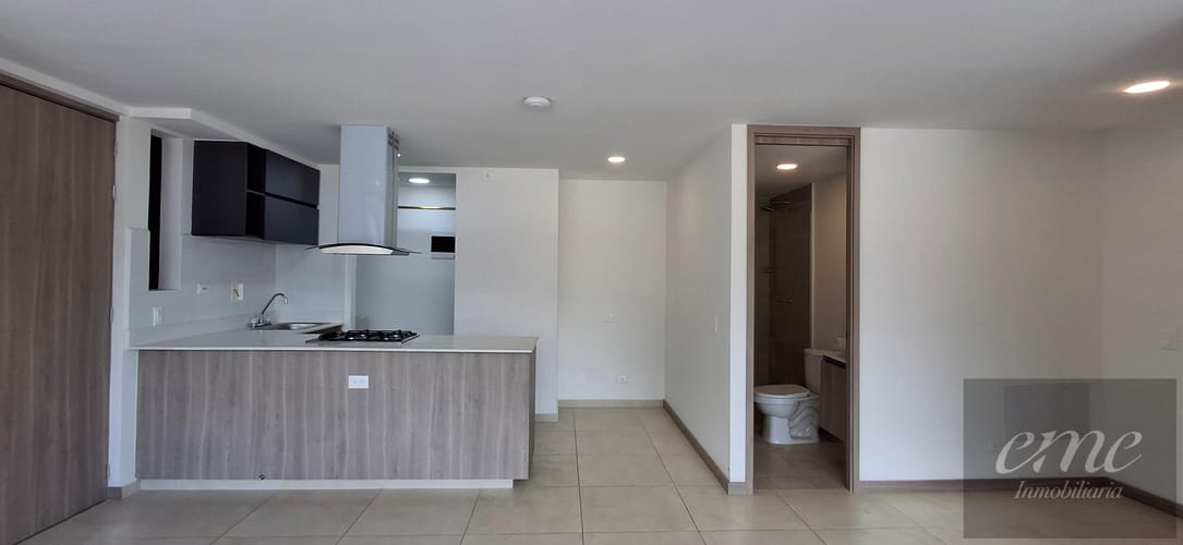 Apartamento de 3 alcobas en arriendo en Rincon Santo, Bello, 68 m² · foto 3 de 11