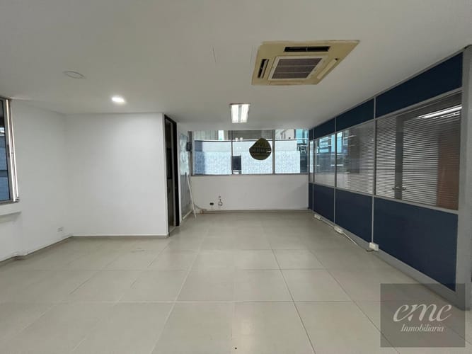 Oficina en arriendo en Los Balsos, Medellín, 93 m² · foto 3 de 5
