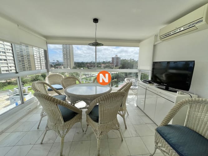 VENTA DE APARTAMENTOP DE 3 DORMITORIOS EN MANSA FRENTE AL MAR EN PUNTA DEL ESTE - foto 3