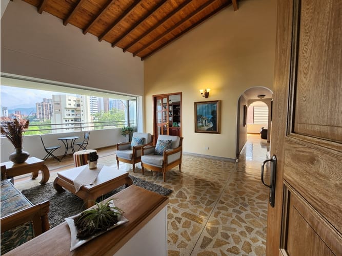 Apartamento de 3 alcobas en venta en San Lucas, Medellín, 190 m² · foto 3 de 24