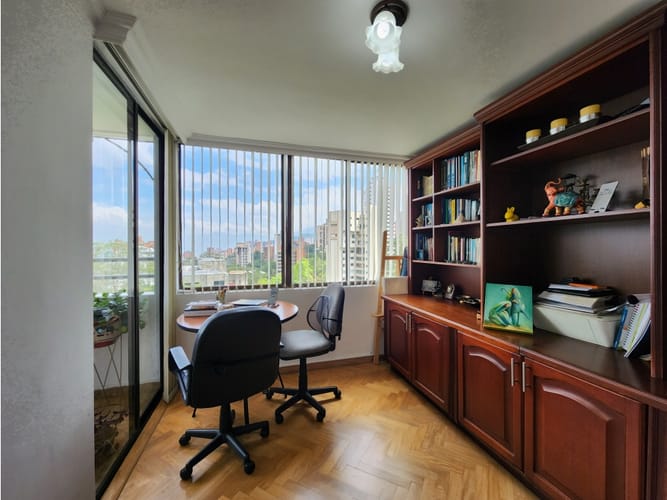 Apartamento de 3 alcobas en venta en San Lucas, Medellín, 190 m² · foto 6 de 24