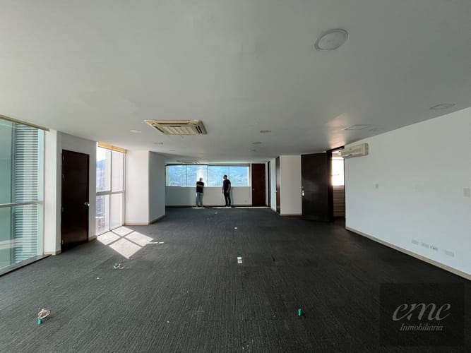 Oficina en arriendo en Los Balsos, Medellín, 83 m² · foto 2 de 4