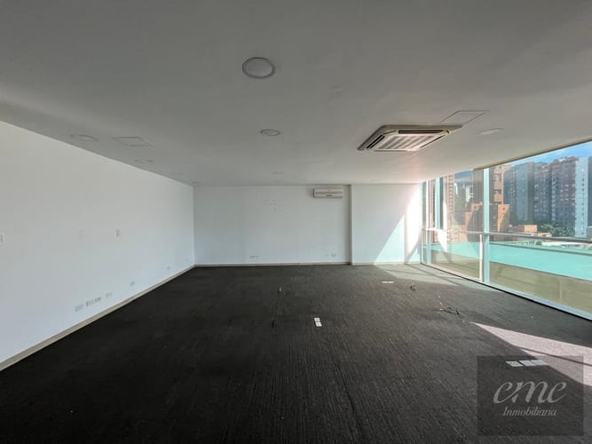 Oficina en arriendo en Los Balsos, Medellín, 83 m² · foto 3 de 4